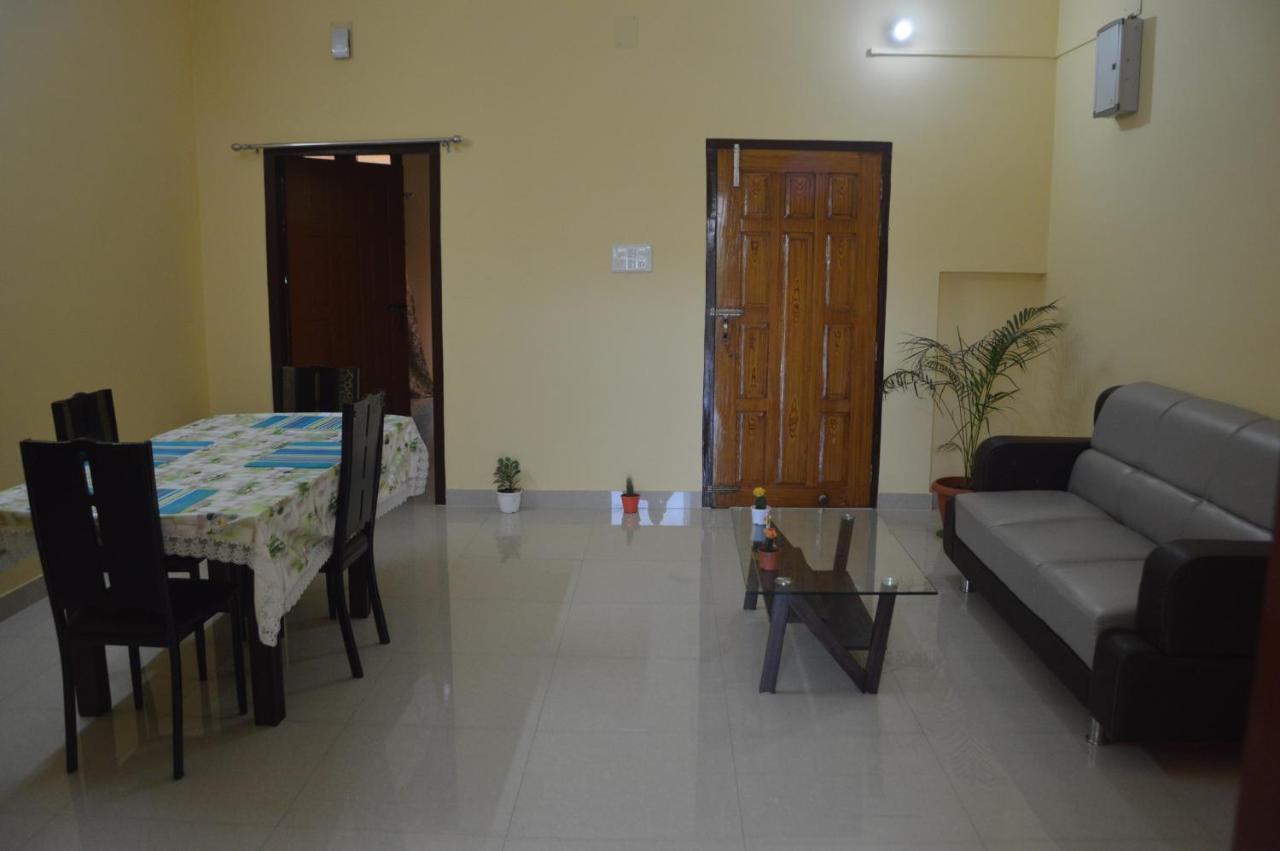 Moon Hill Homestay Guwahati Buitenkant foto
