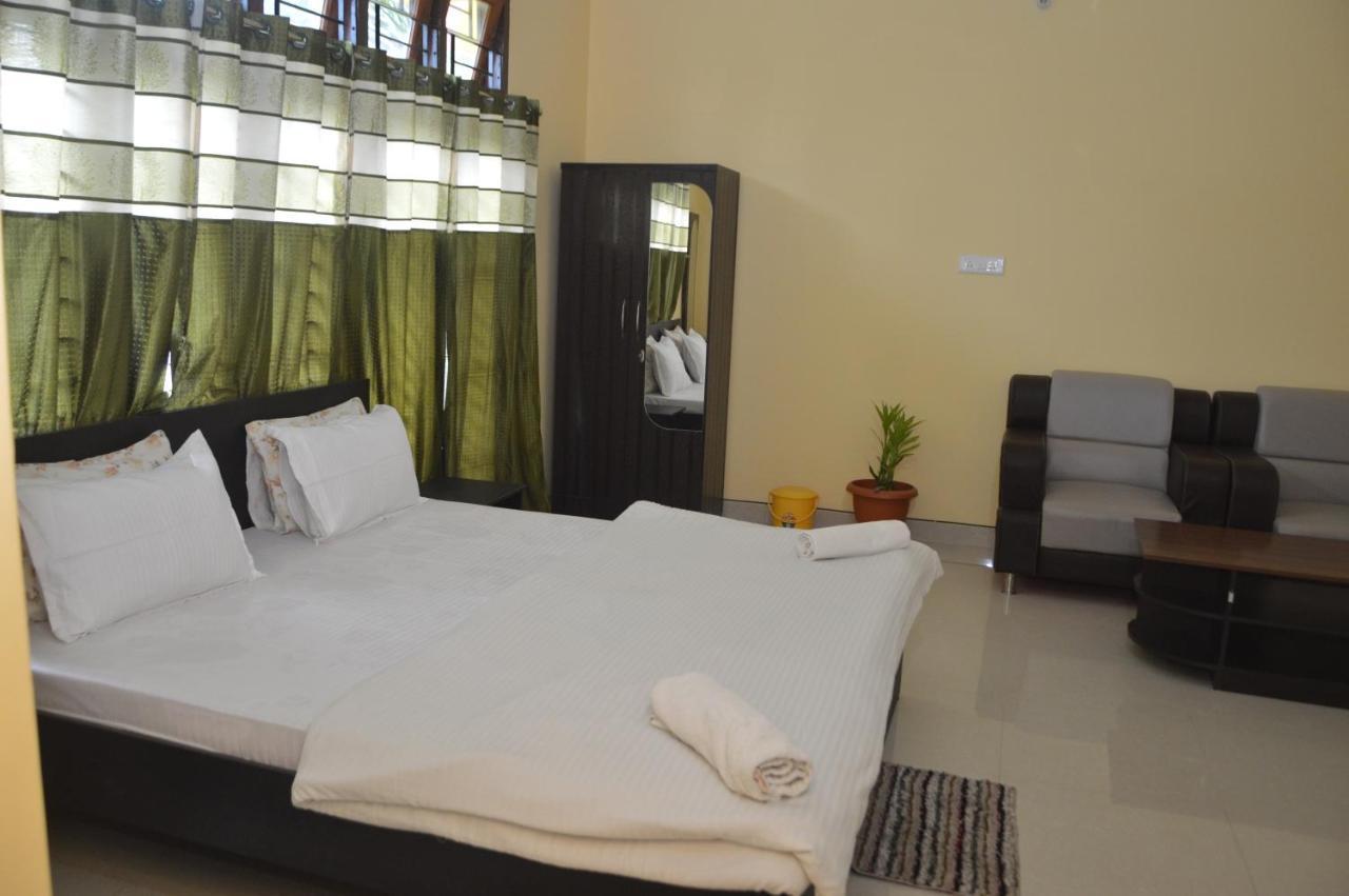 Moon Hill Homestay Guwahati Buitenkant foto
